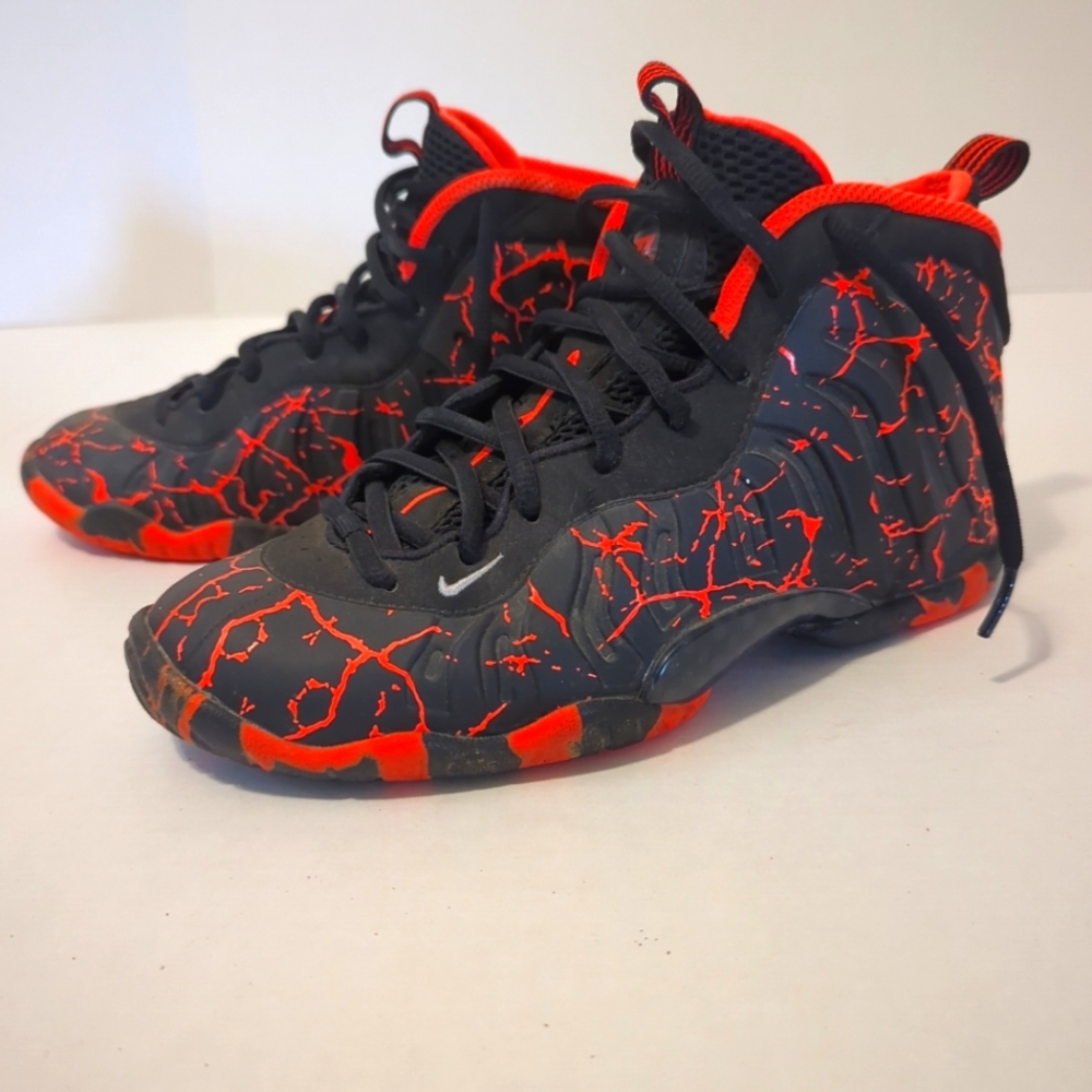 Nike Little Posite One Lava Black Orange GS Size 6.5Y Boys